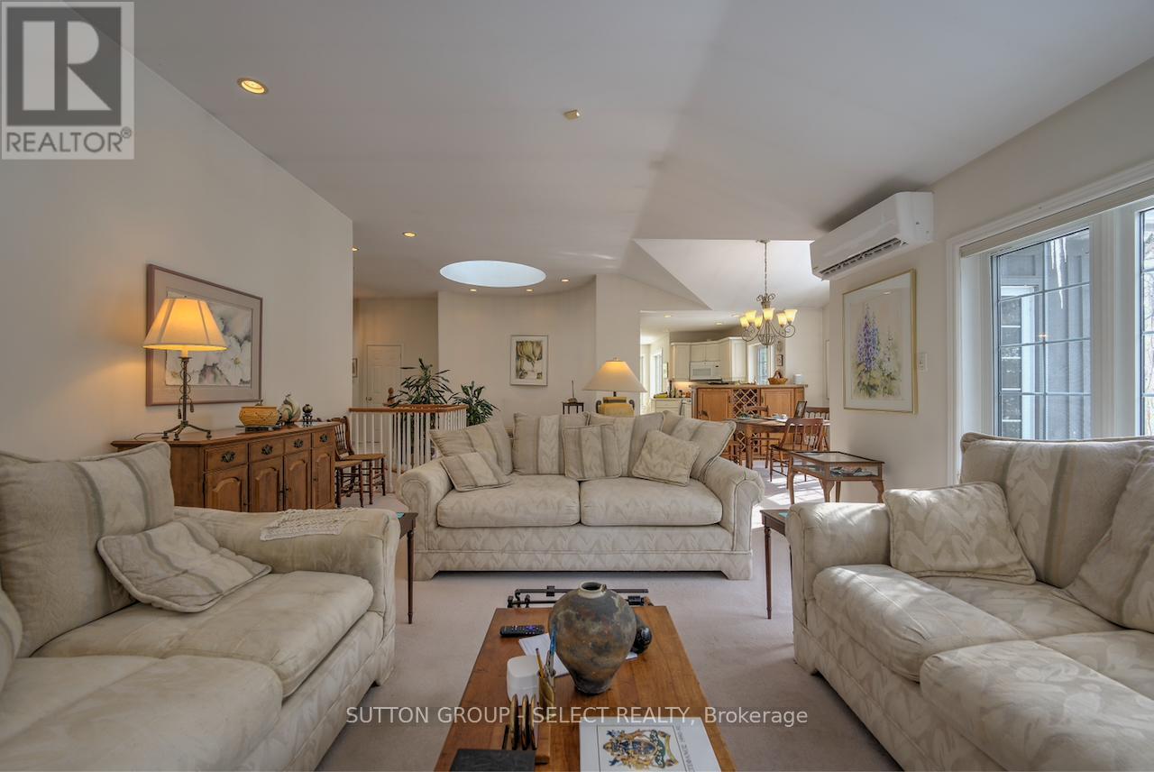 10297 Dogwood Crescent, Lambton Shores (Grand Bend), Ontario  N0M 1T0 - Photo 19 - X12895822