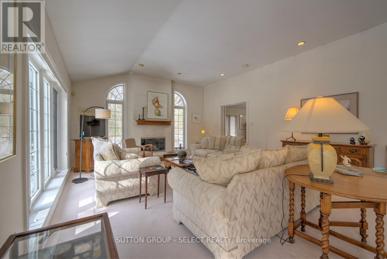 10297 Dogwood Crescent, Lambton Shores (Grand Bend), Ontario  N0M 1T0 - Photo 18 - X12895822