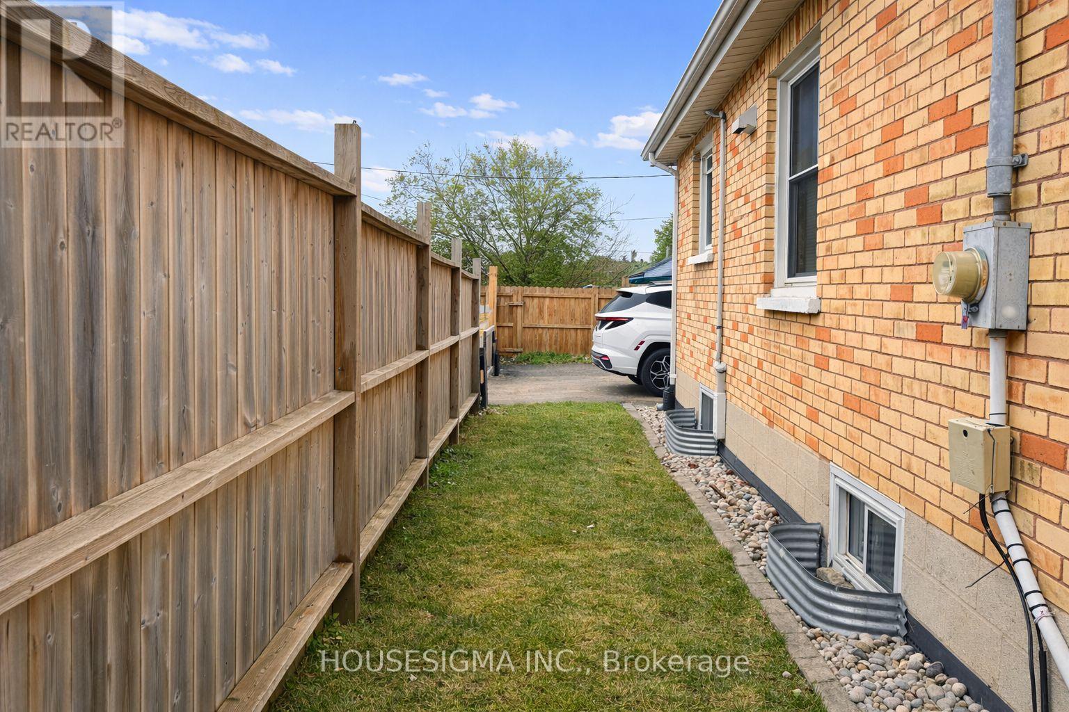 1227 Trafalgar Street, London East, Ontario  N5Z 1H6 - Photo 25 - X12810002
