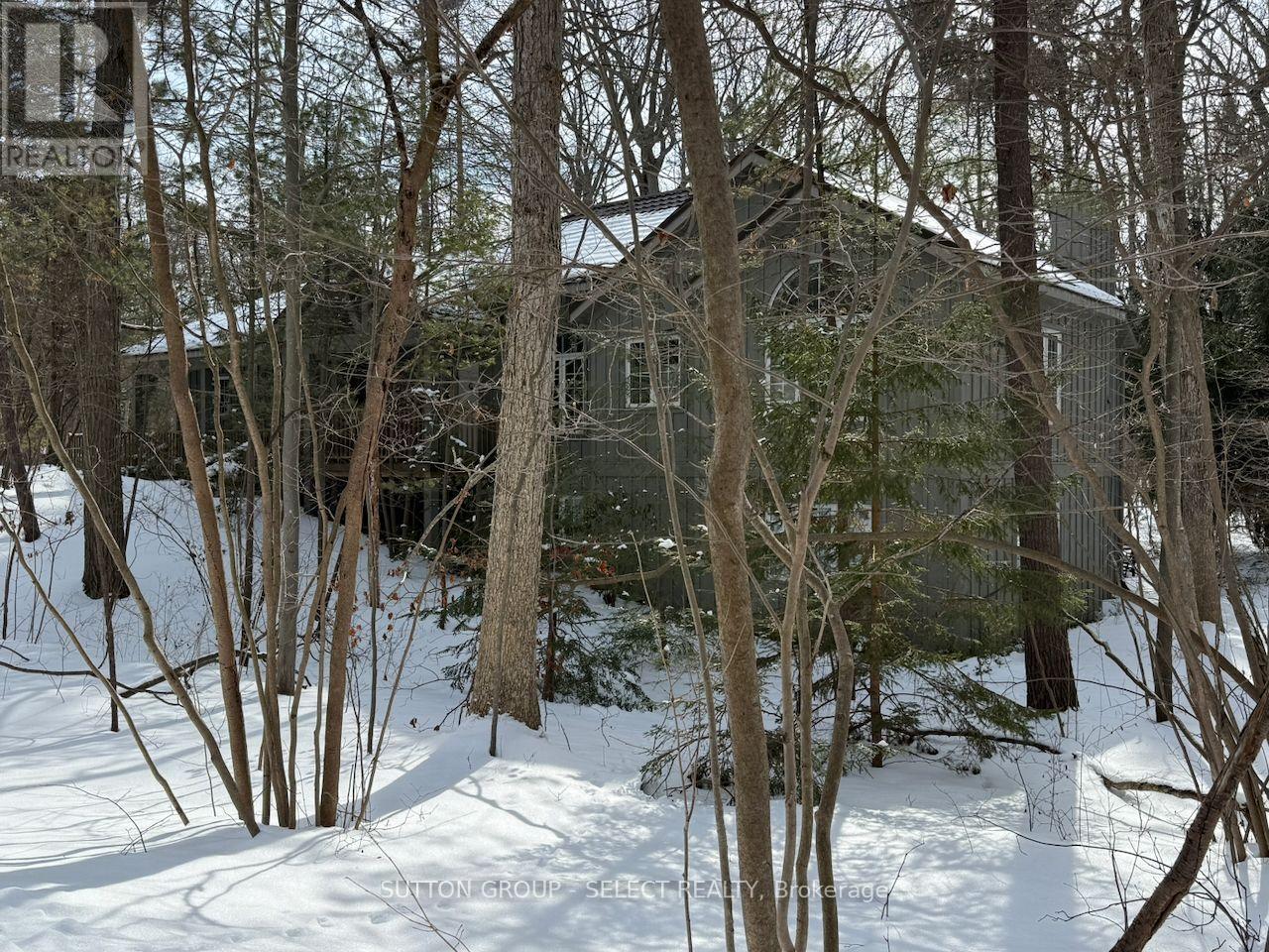 10297 Dogwood Crescent, Lambton Shores (Grand Bend), Ontario  N0M 1T0 - Photo 2 - X12895822