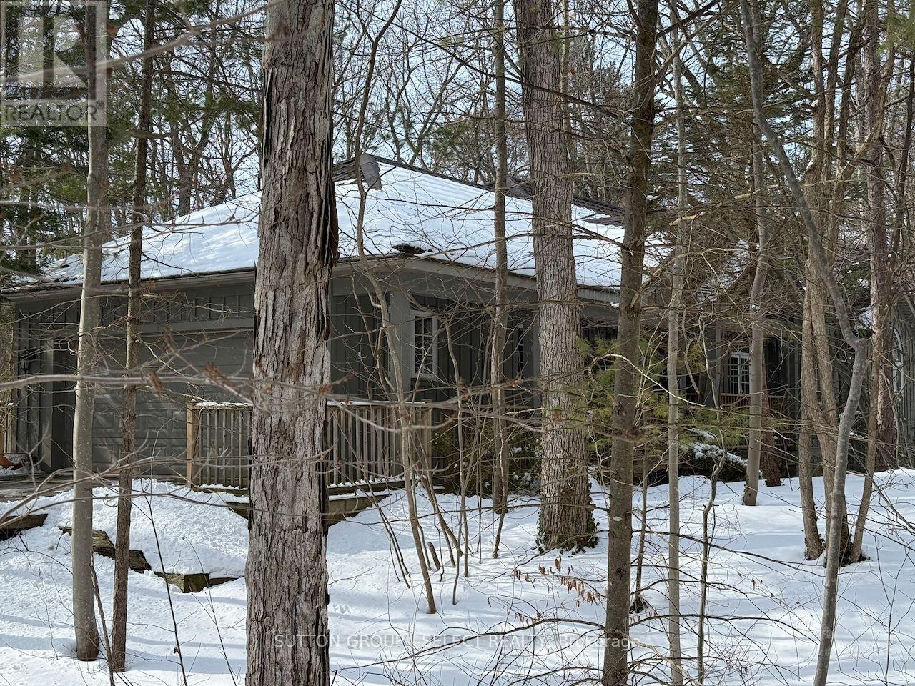 10297 Dogwood Crescent, Lambton Shores (Grand Bend), Ontario  N0M 1T0 - Photo 3 - X12895822