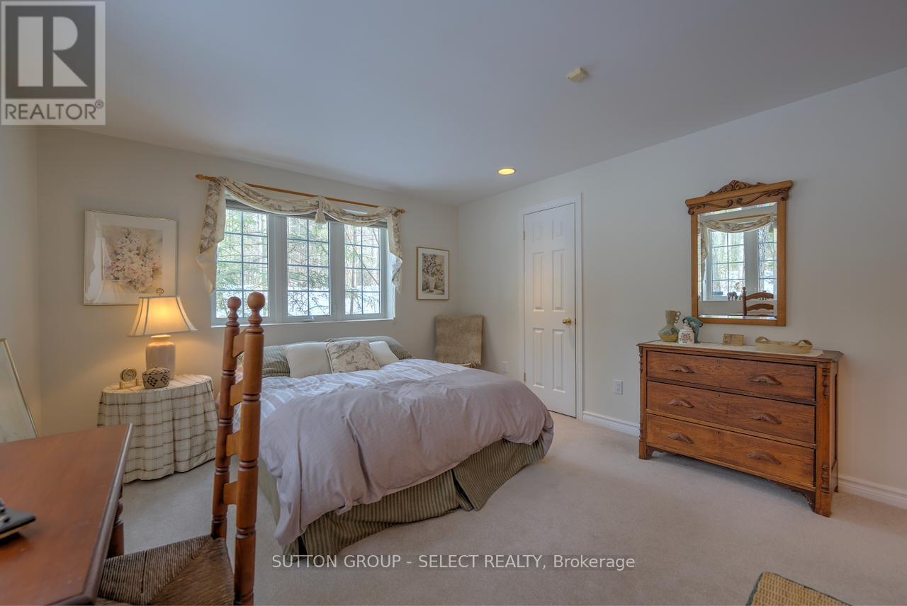 10297 Dogwood Crescent, Lambton Shores (Grand Bend), Ontario  N0M 1T0 - Photo 35 - X12895822