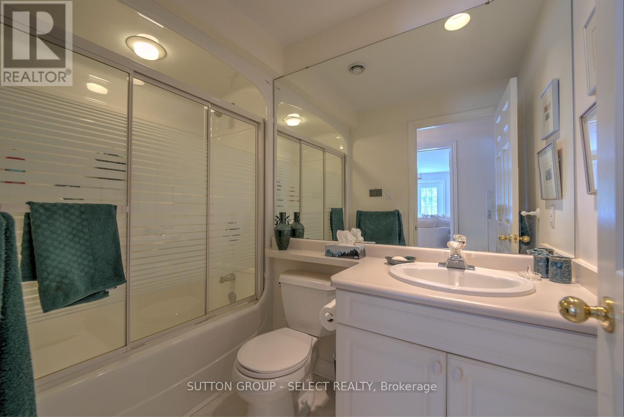 10297 Dogwood Crescent, Lambton Shores (Grand Bend), Ontario  N0M 1T0 - Photo 36 - X12895822