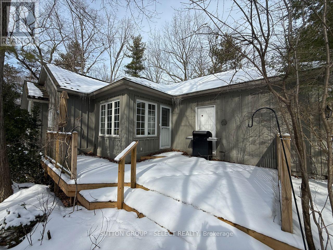 10297 Dogwood Crescent, Lambton Shores (Grand Bend), Ontario  N0M 1T0 - Photo 6 - X12895822