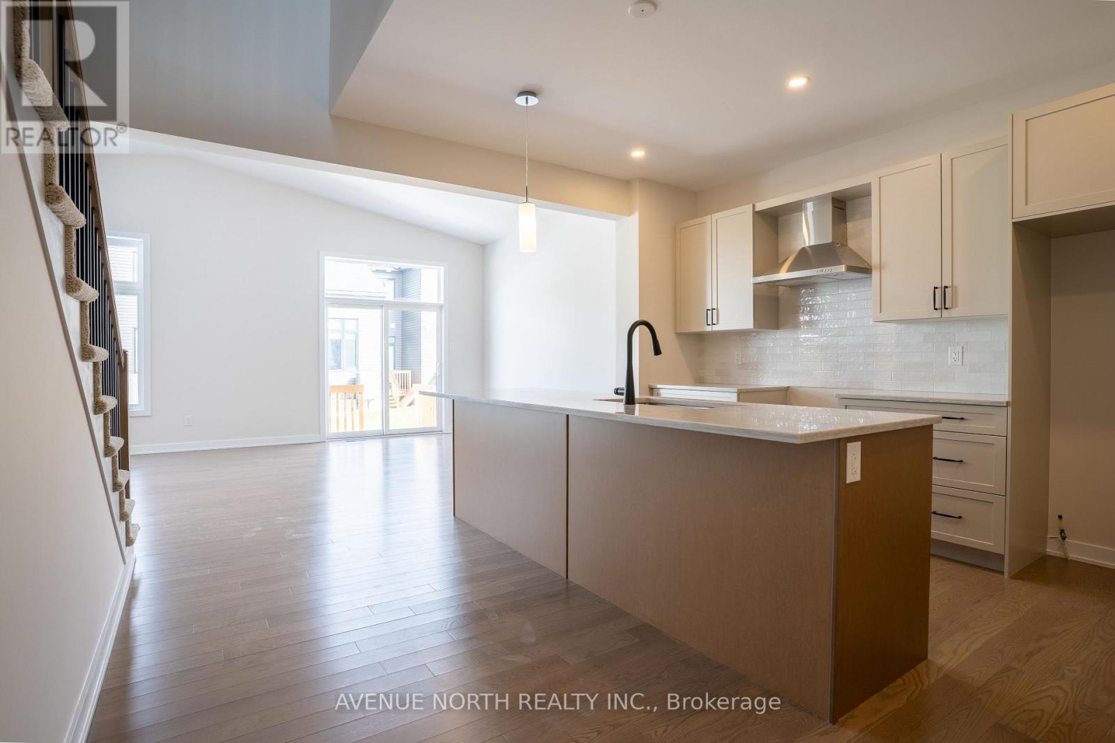 210 Ginebik Way, Ottawa, Ontario  K1X 0H4 - Photo 14 - X12763824