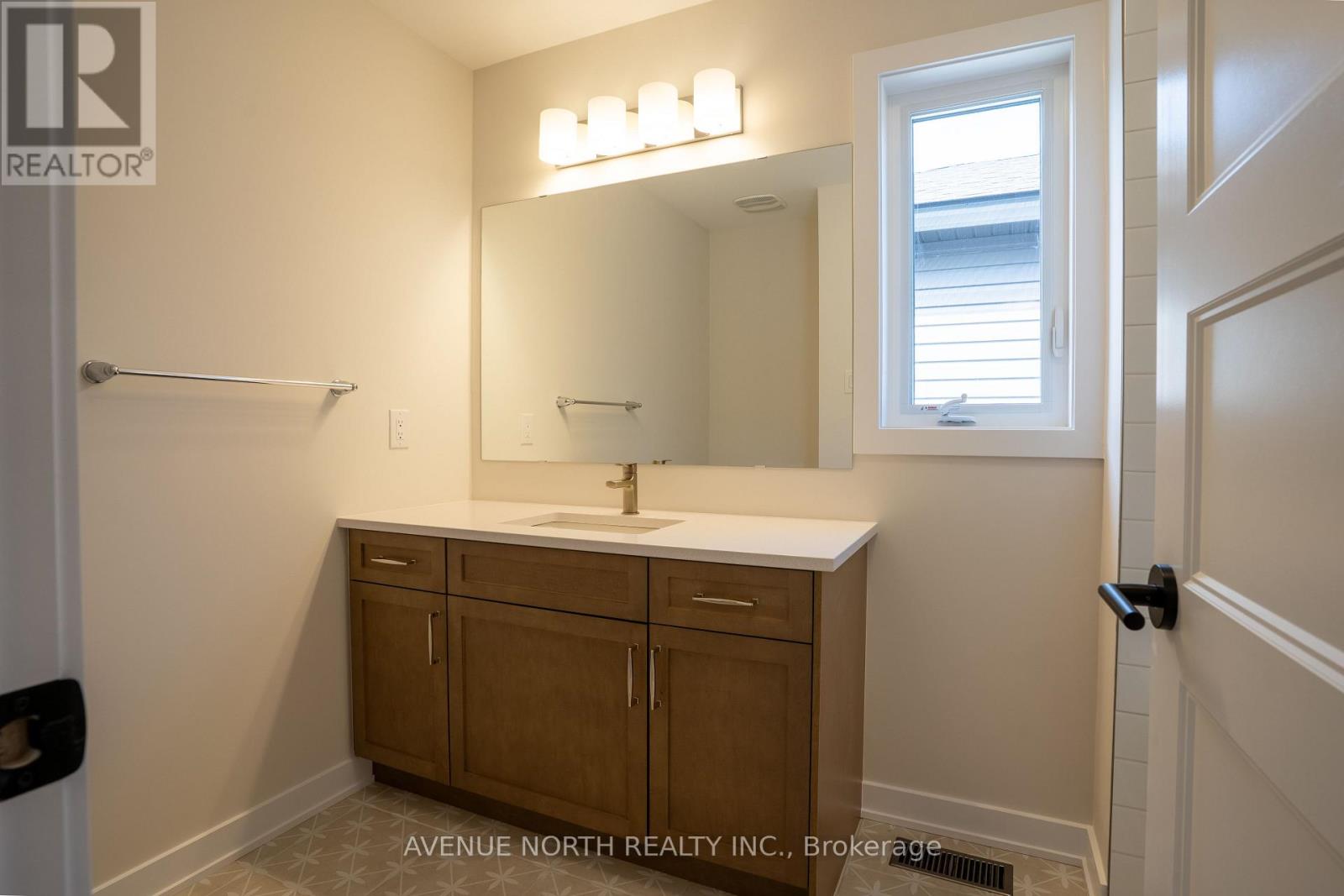 210 Ginebik Way, Ottawa, Ontario  K1X 0H4 - Photo 27 - X12763824