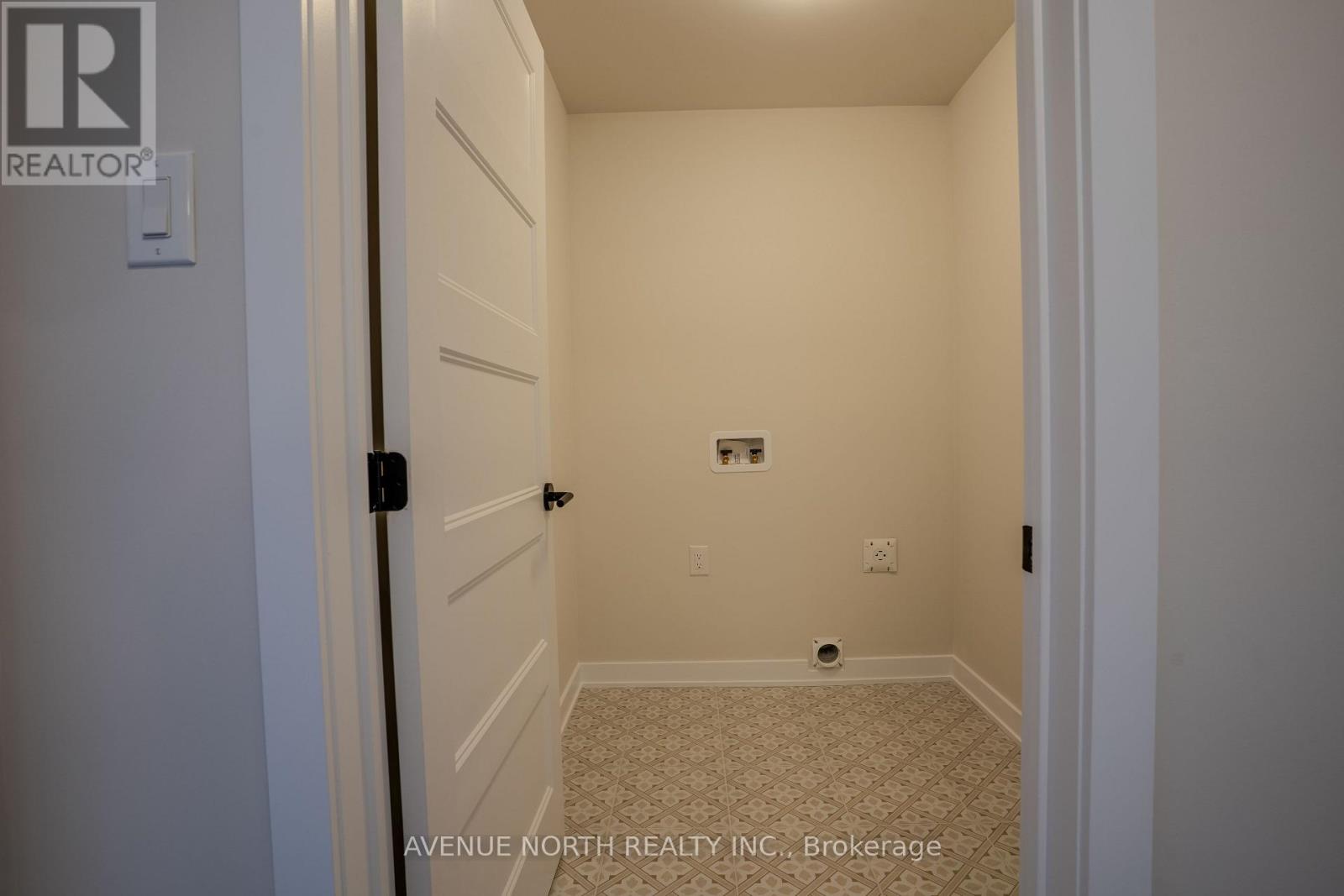 210 Ginebik Way, Ottawa, Ontario  K1X 0H4 - Photo 32 - X12763824