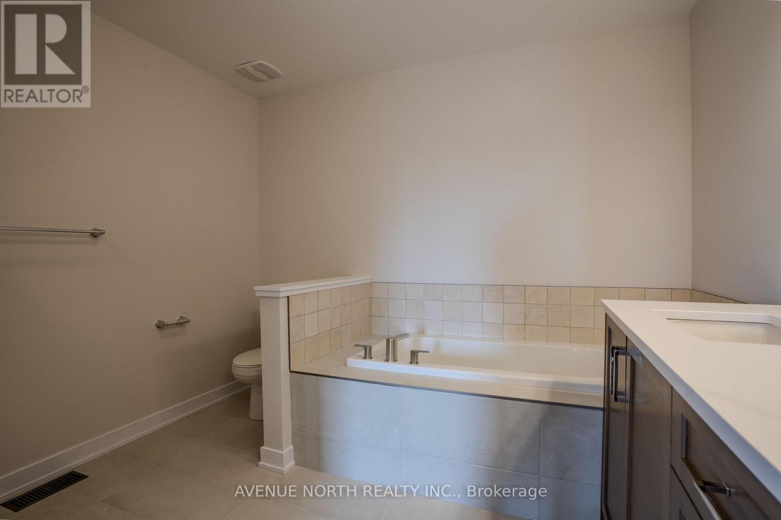 210 Ginebik Way, Ottawa, Ontario  K1X 0H4 - Photo 43 - X12763824