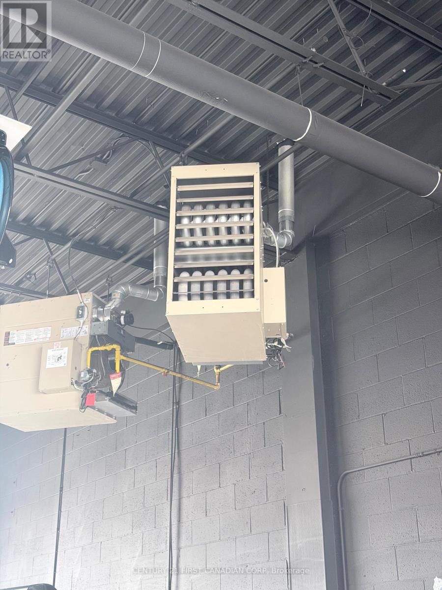 1982 Dundas St. Street, London East, Ontario  N5V 1P5 - Photo 12 - X12895924