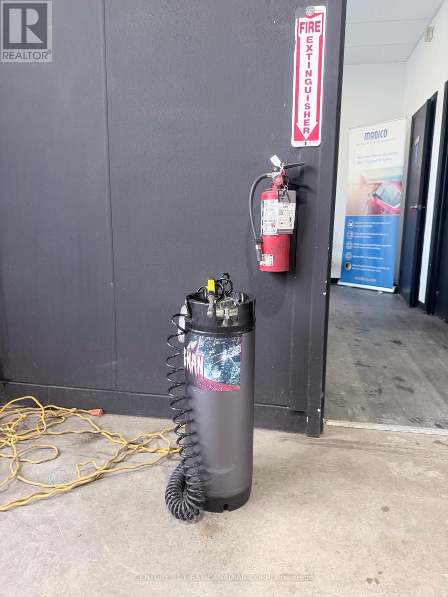 1982 Dundas St. Street, London East, Ontario  N5V 1P5 - Photo 13 - X12895924