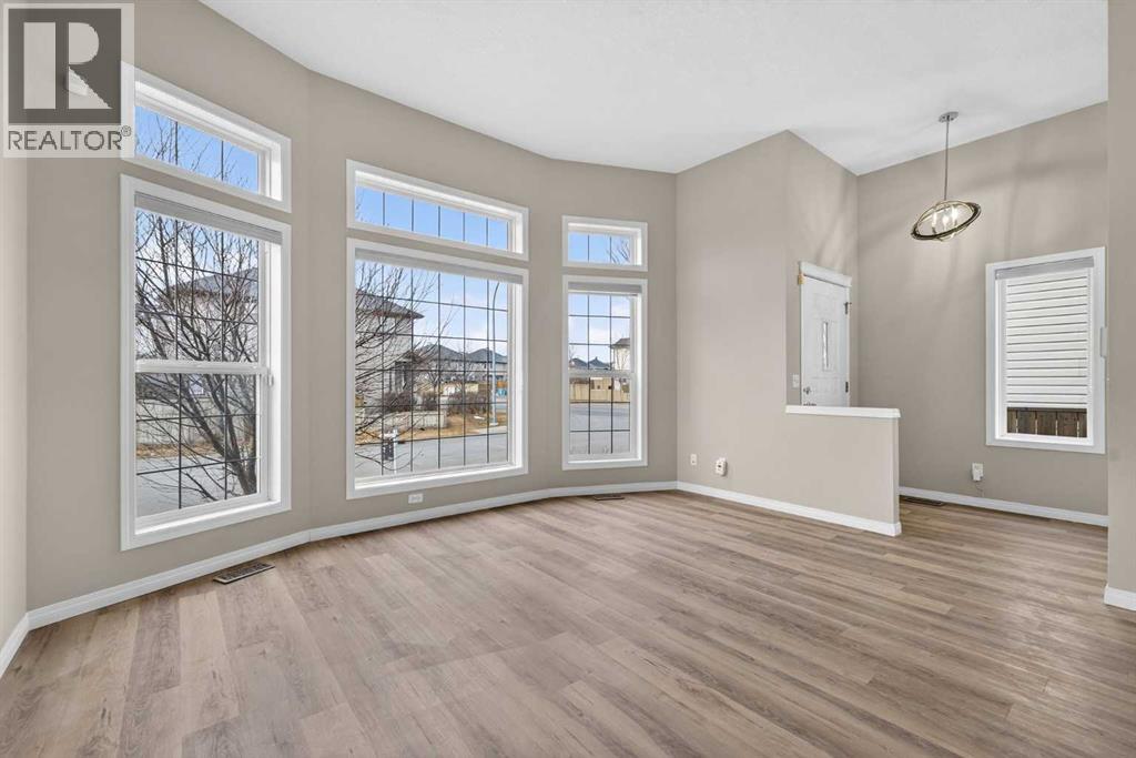 87 Saddlebrook Gardens Ne, Calgary, Alberta  T3J 5m5 - Photo 4 - A2285938