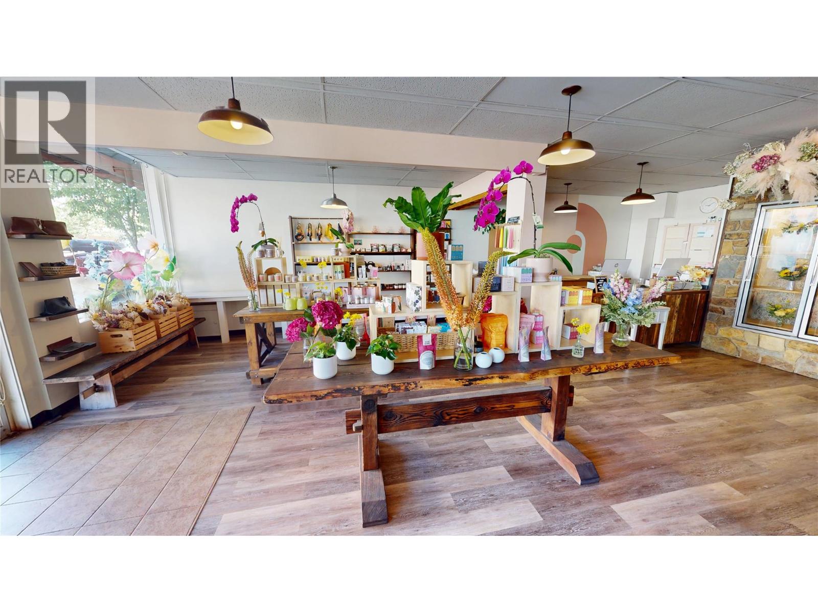 24 10th Avenue S, Cranbrook, British Columbia  V1C 2M8 - Photo 6 - 10379722