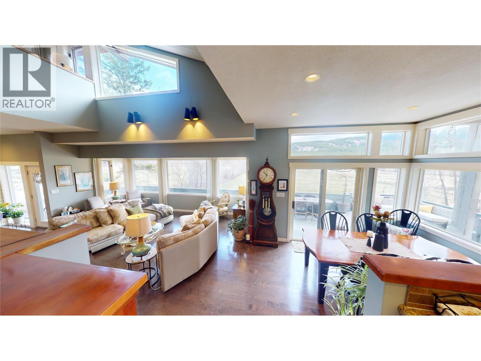 8875 Colony Road, Wardner, British Columbia  V0B 2J0 - Photo 11 - 10379831