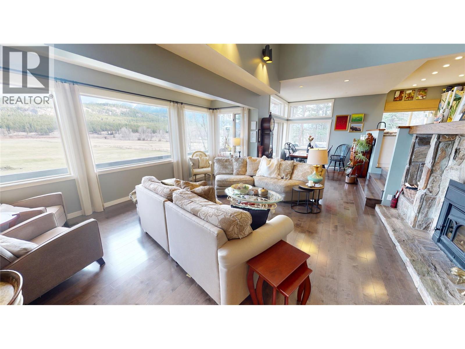 8875 Colony Road, Wardner, British Columbia  V0B 2J0 - Photo 18 - 10379831