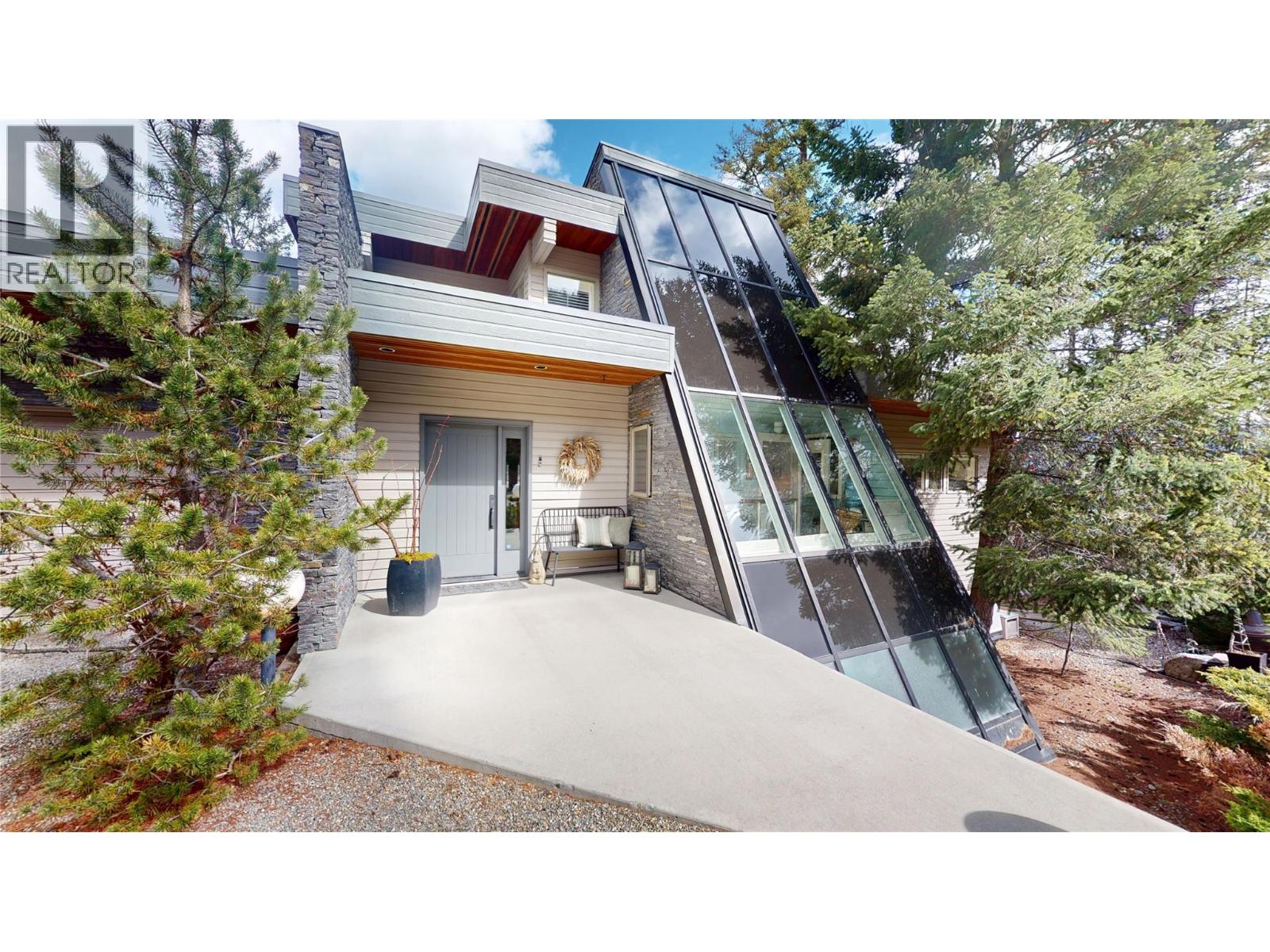 8875 Colony Road, Wardner, British Columbia  V0B 2J0 - Photo 3 - 10379831