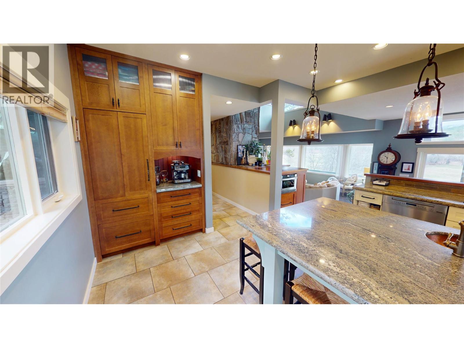 8875 Colony Road, Wardner, British Columbia  V0B 2J0 - Photo 8 - 10379831