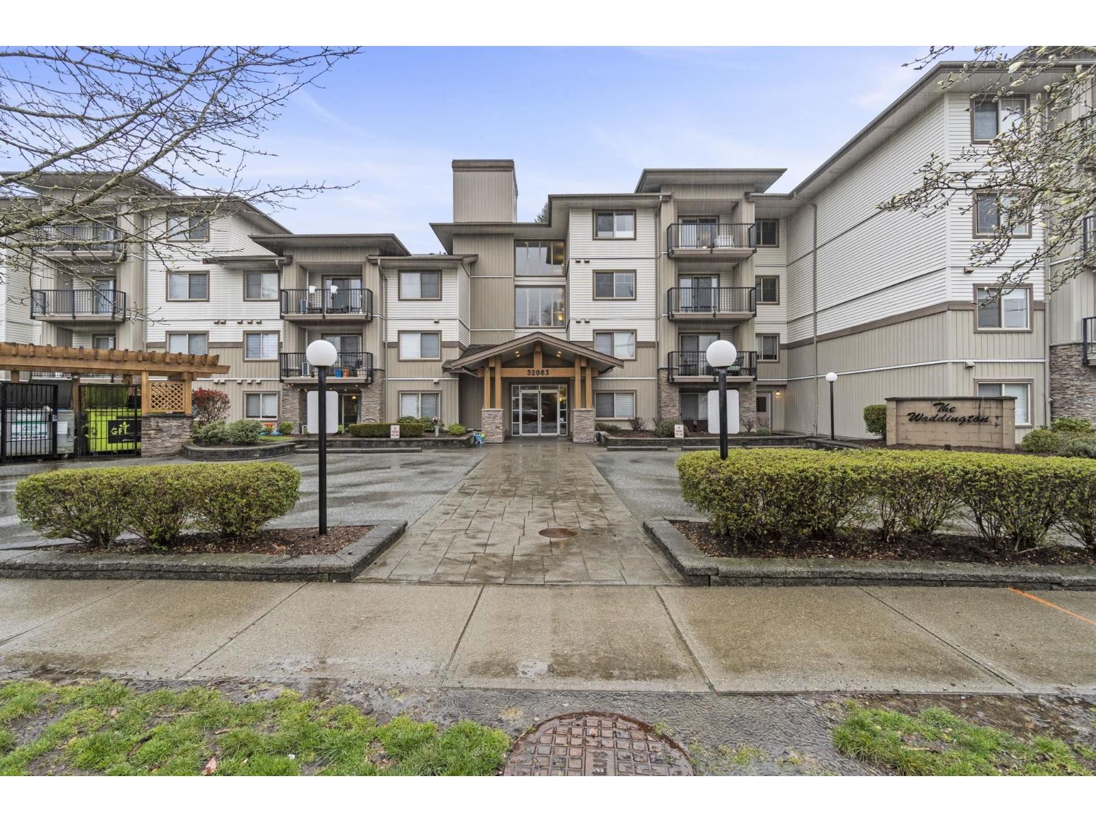 202 32063 MT WADDINGTON AVENUE, Abbotsford, British Columbia