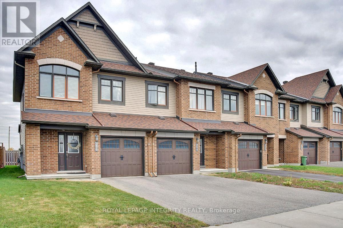 356 Axis Way, Ottawa, Ontario  K1W 0J9 - Photo 2 - X12895944