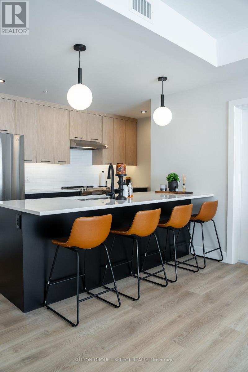 102 - 15 James Street, South Huron, Ontario  N0M 1S6 - Photo 5 - X12536222