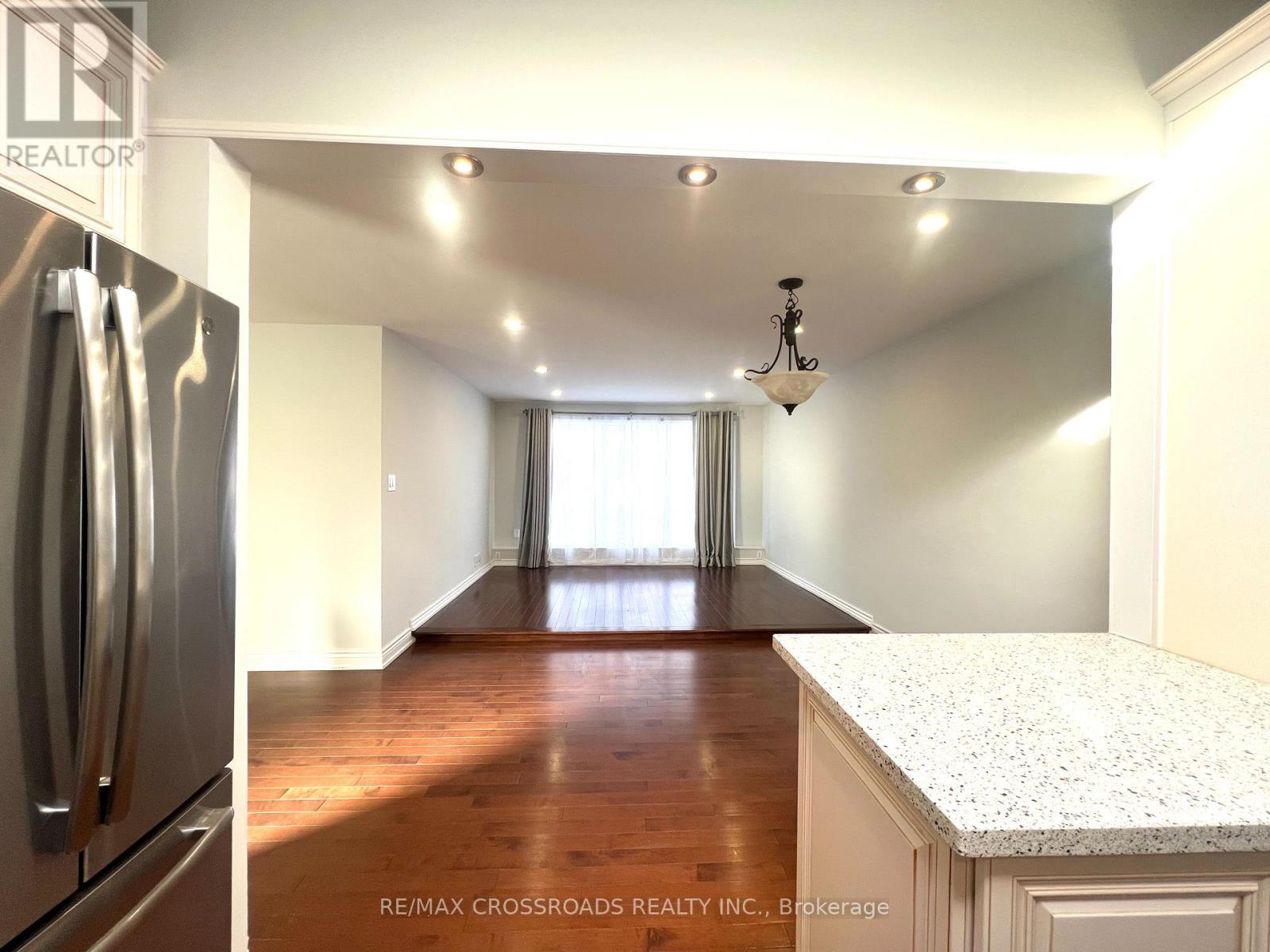 16 Sandalwood Place, Toronto, Ontario  M3B 1L6 - Photo 10 - C12895934