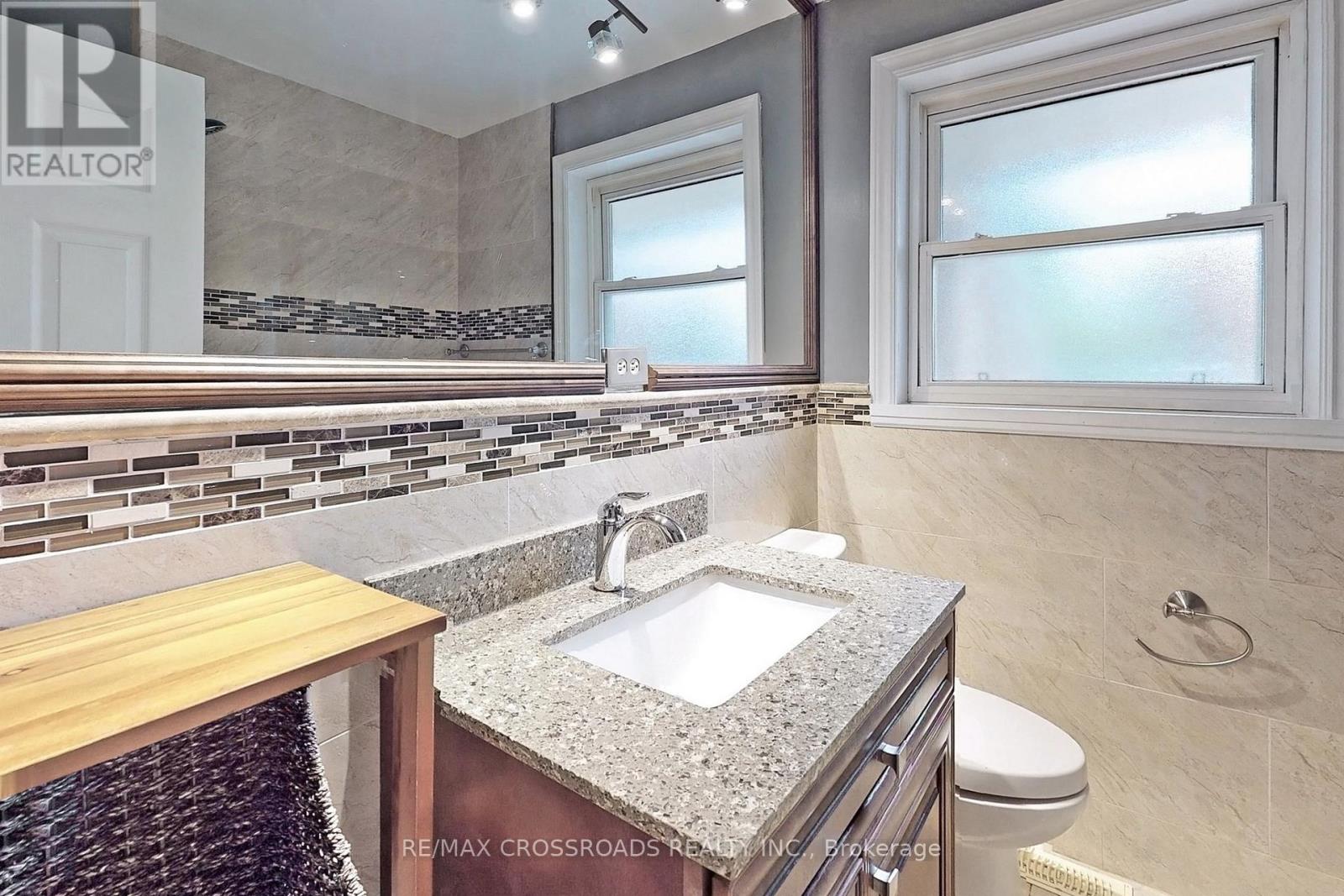 16 Sandalwood Place, Toronto, Ontario  M3B 1L6 - Photo 16 - C12895934