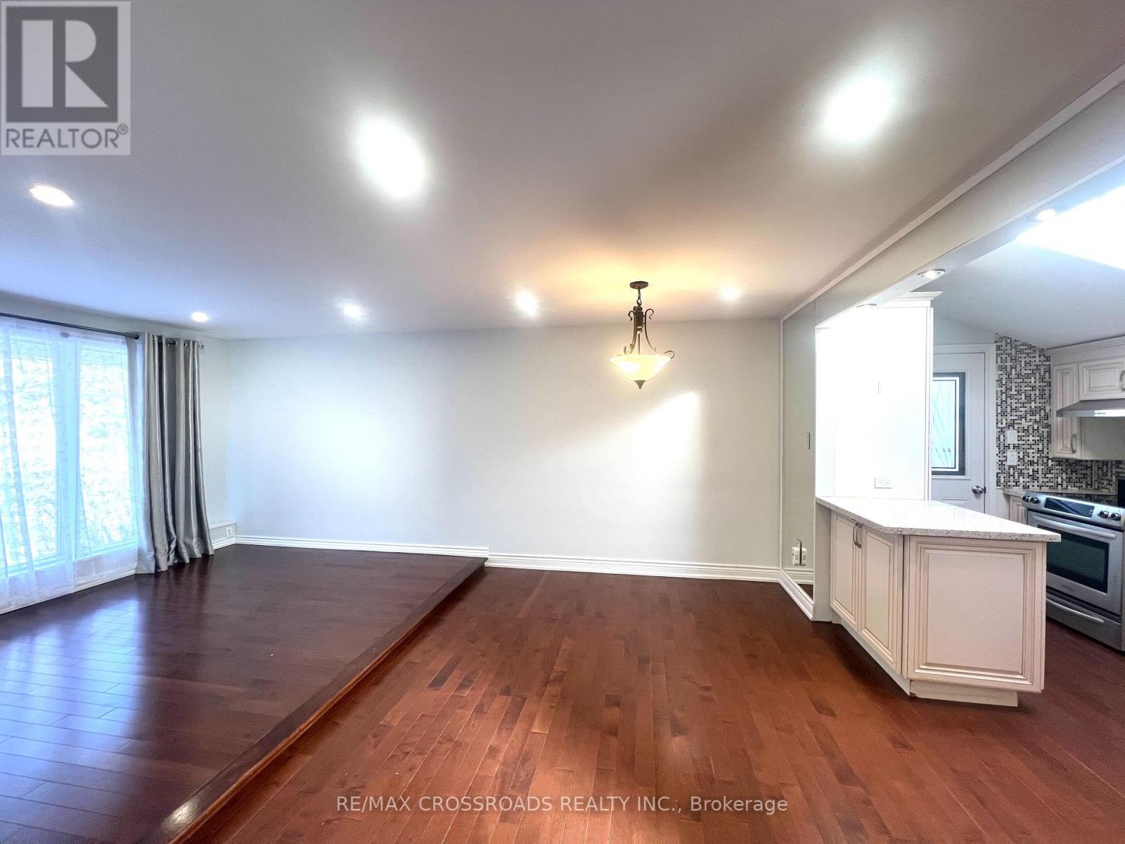 16 Sandalwood Place, Toronto, Ontario  M3B 1L6 - Photo 8 - C12895934