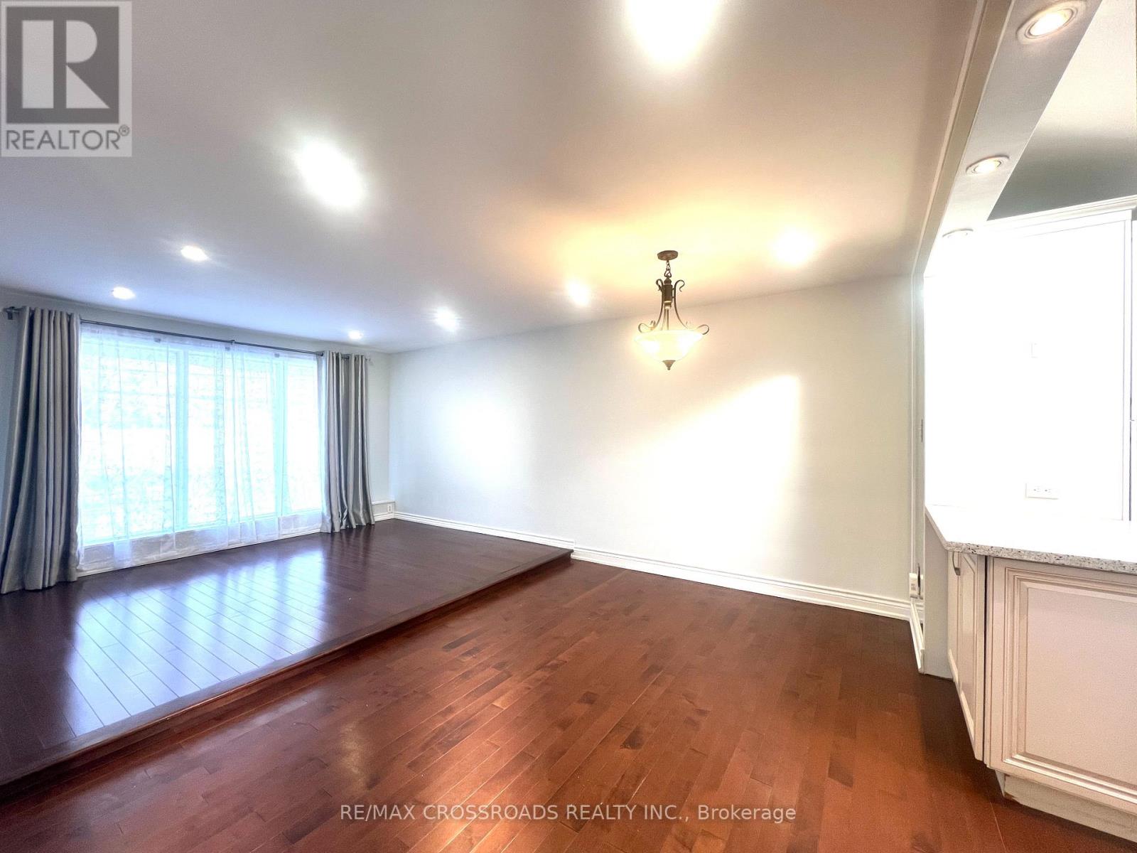 16 Sandalwood Place, Toronto, Ontario  M3B 1L6 - Photo 9 - C12895934