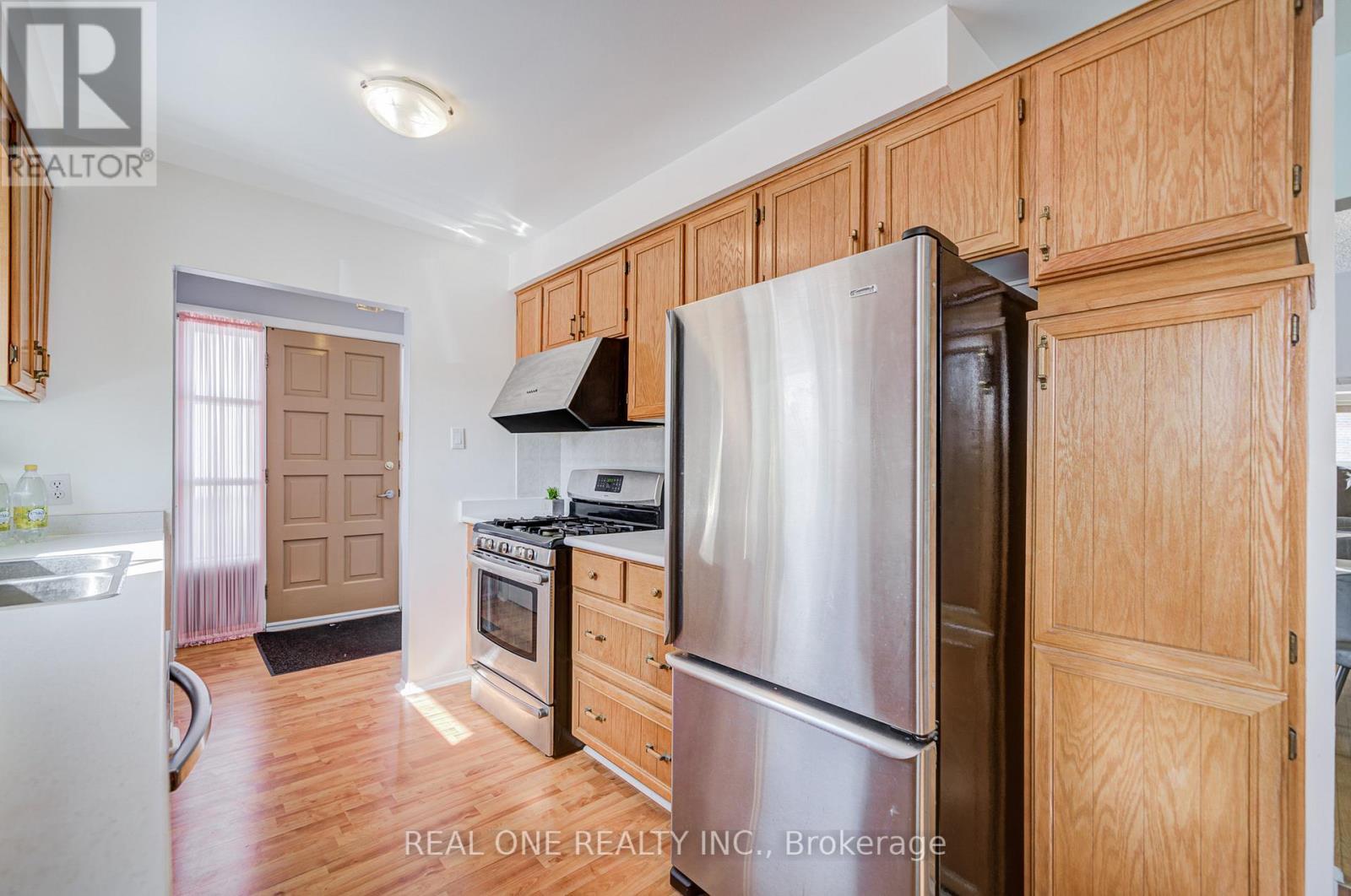 85 Clydesdale Drive, Toronto, Ontario  M2J 3N3 - Photo 13 - C12895992