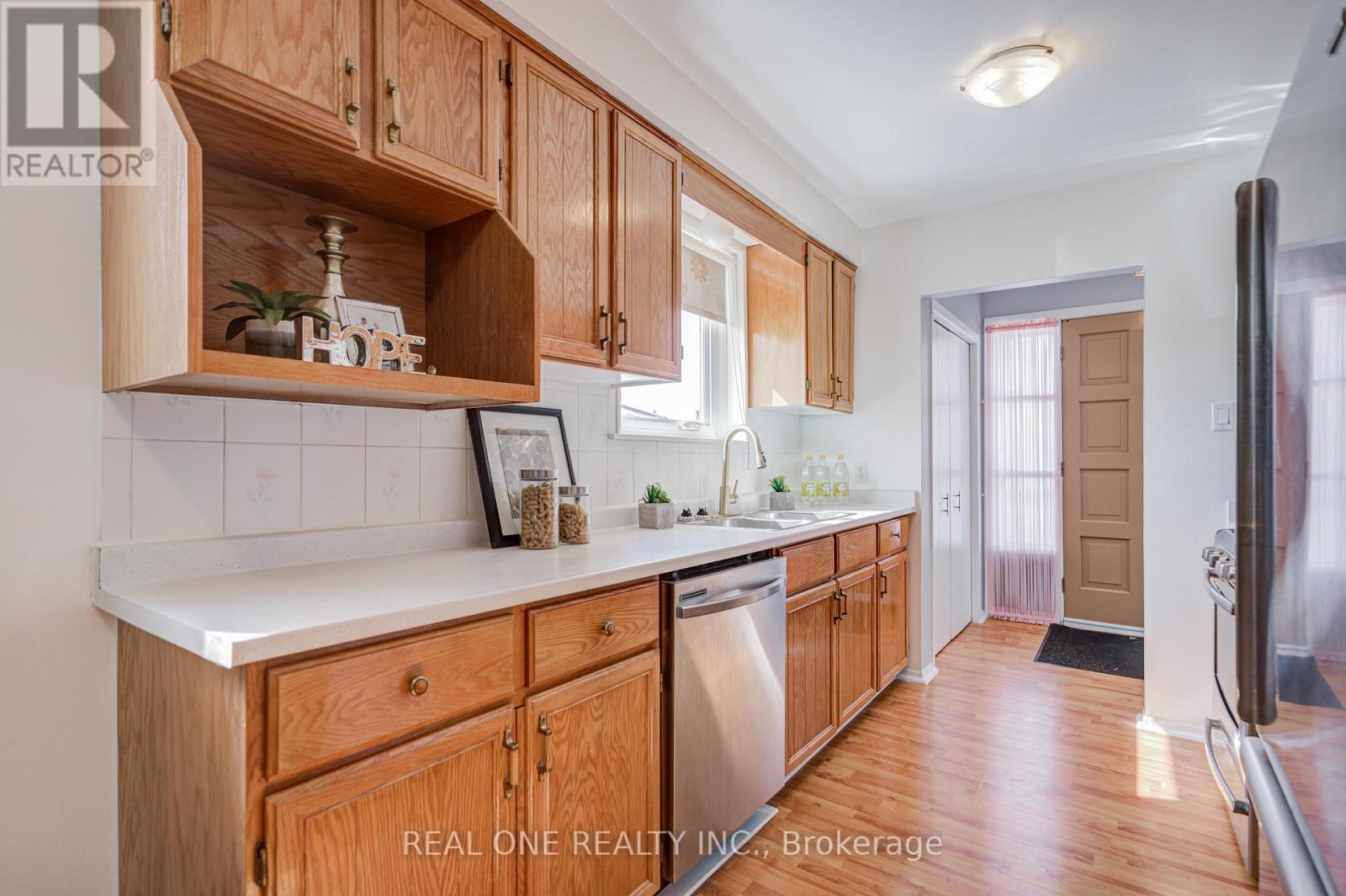 85 Clydesdale Drive, Toronto, Ontario  M2J 3N3 - Photo 15 - C12895992