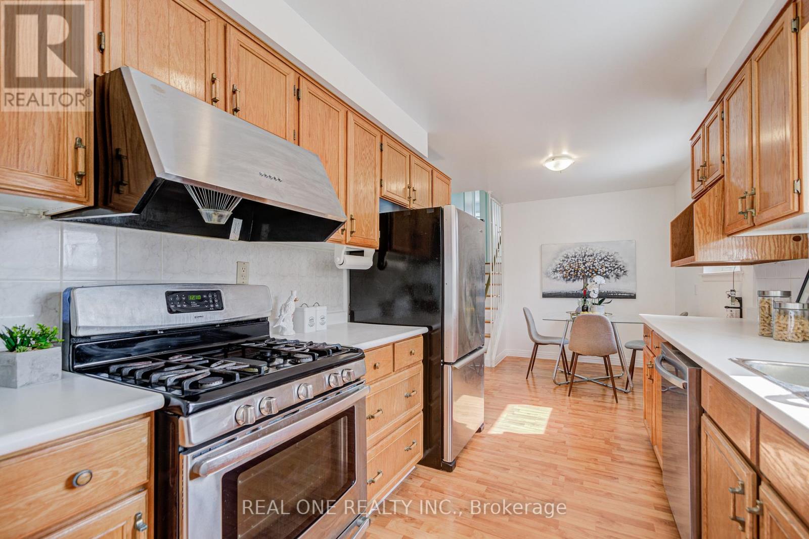 85 Clydesdale Drive, Toronto, Ontario  M2J 3N3 - Photo 18 - C12895992