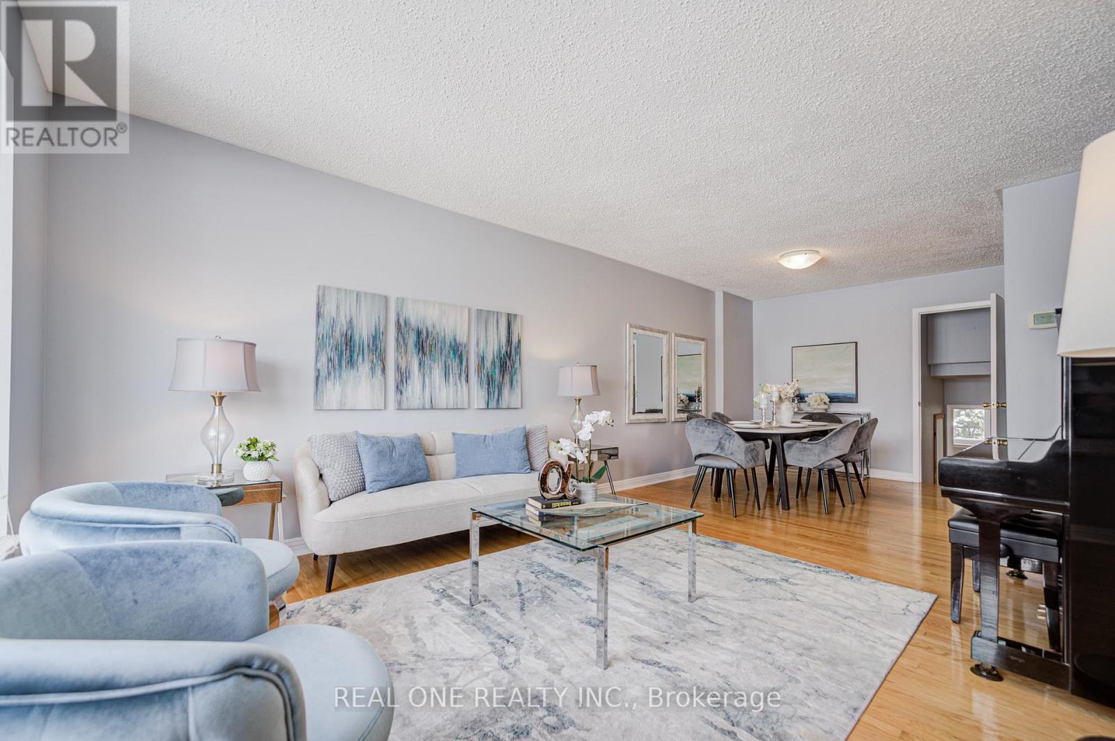 85 Clydesdale Drive, Toronto, Ontario  M2J 3N3 - Photo 4 - C12895992