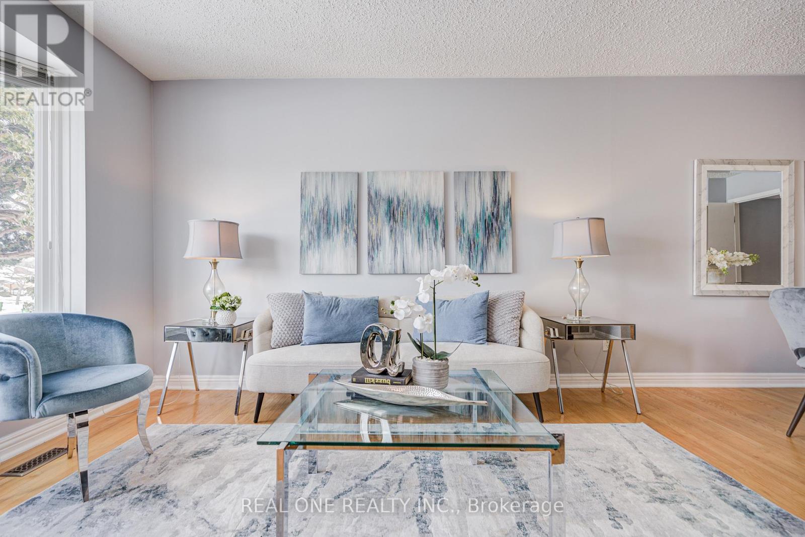 85 Clydesdale Drive, Toronto, Ontario  M2J 3N3 - Photo 5 - C12895992