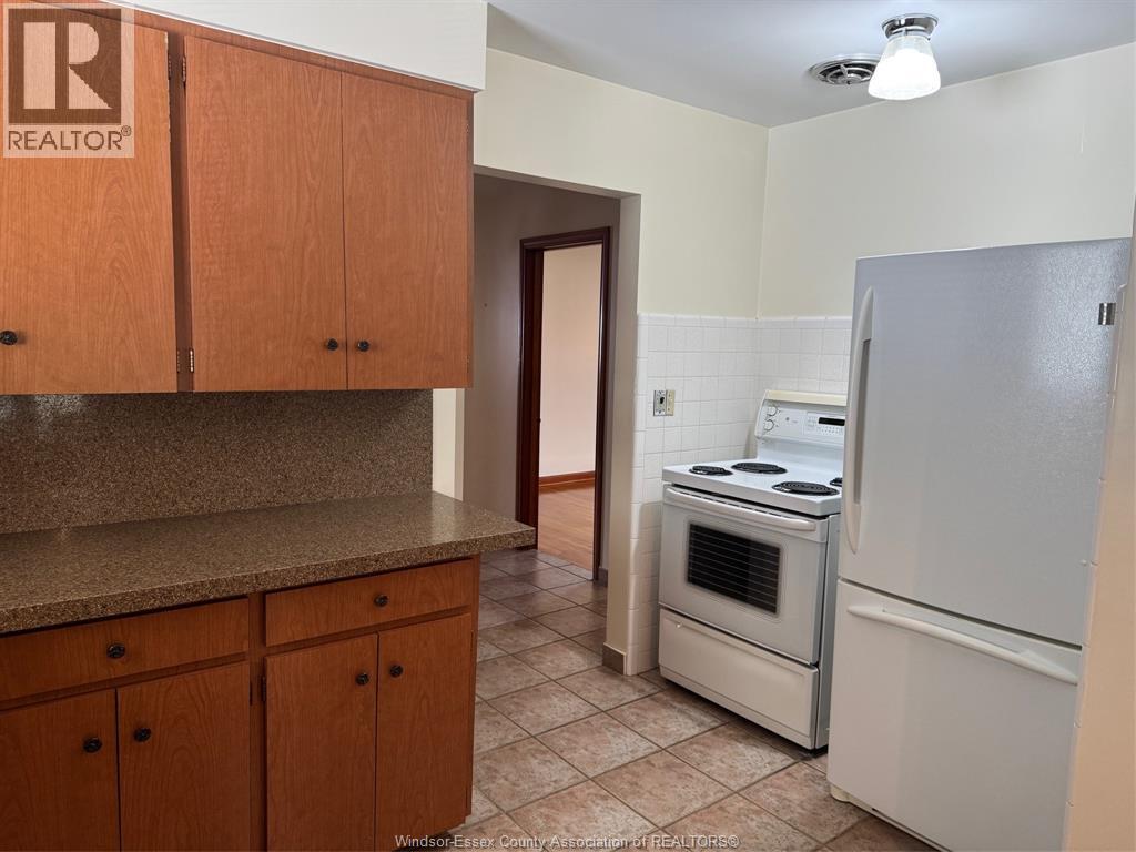 431 Foch Avenue, Windsor, Ontario  N8X 2W2 - Photo 11 - 26005647