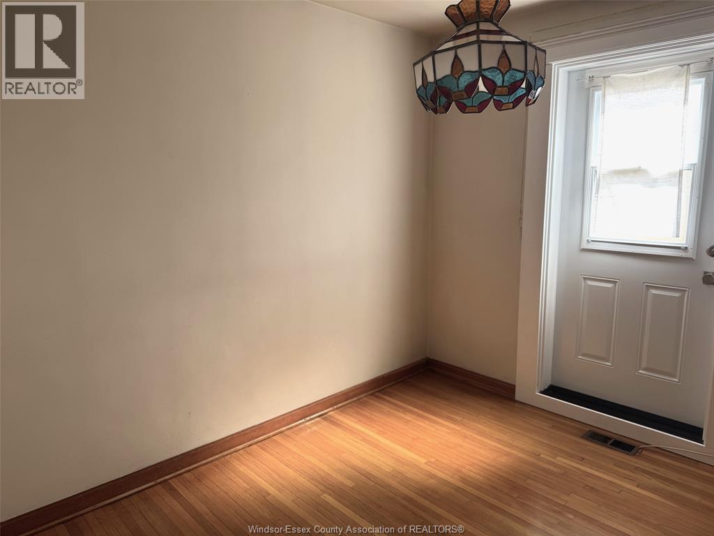 431 Foch Avenue, Windsor, Ontario  N8X 2W2 - Photo 16 - 26005647