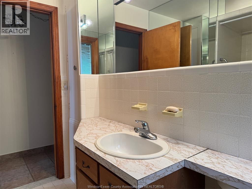431 Foch Avenue, Windsor, Ontario  N8X 2W2 - Photo 20 - 26005647