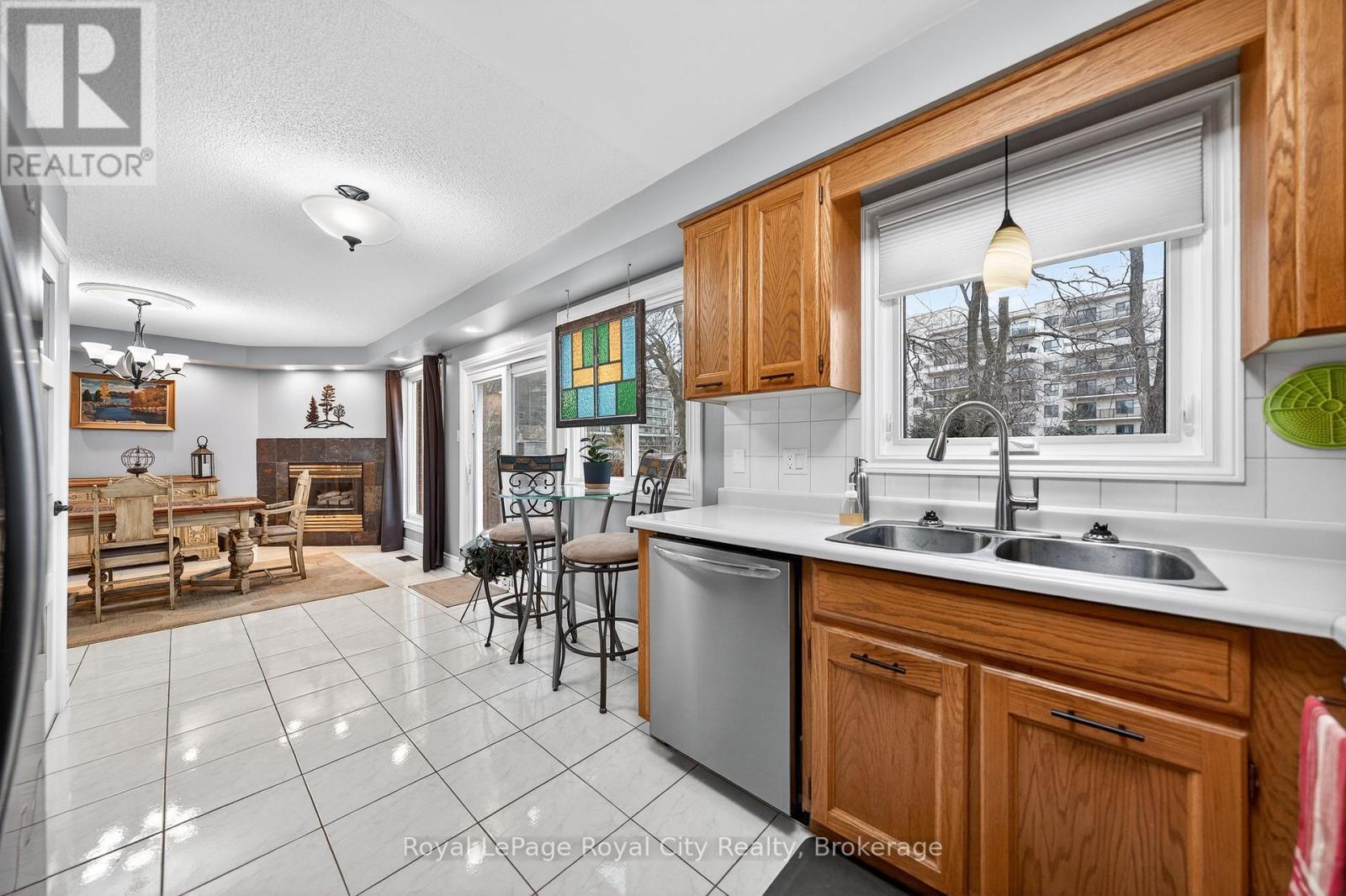 361 Stephanie Drive, Guelph, Ontario  N1K 1R2 - Photo 9 - X12895968