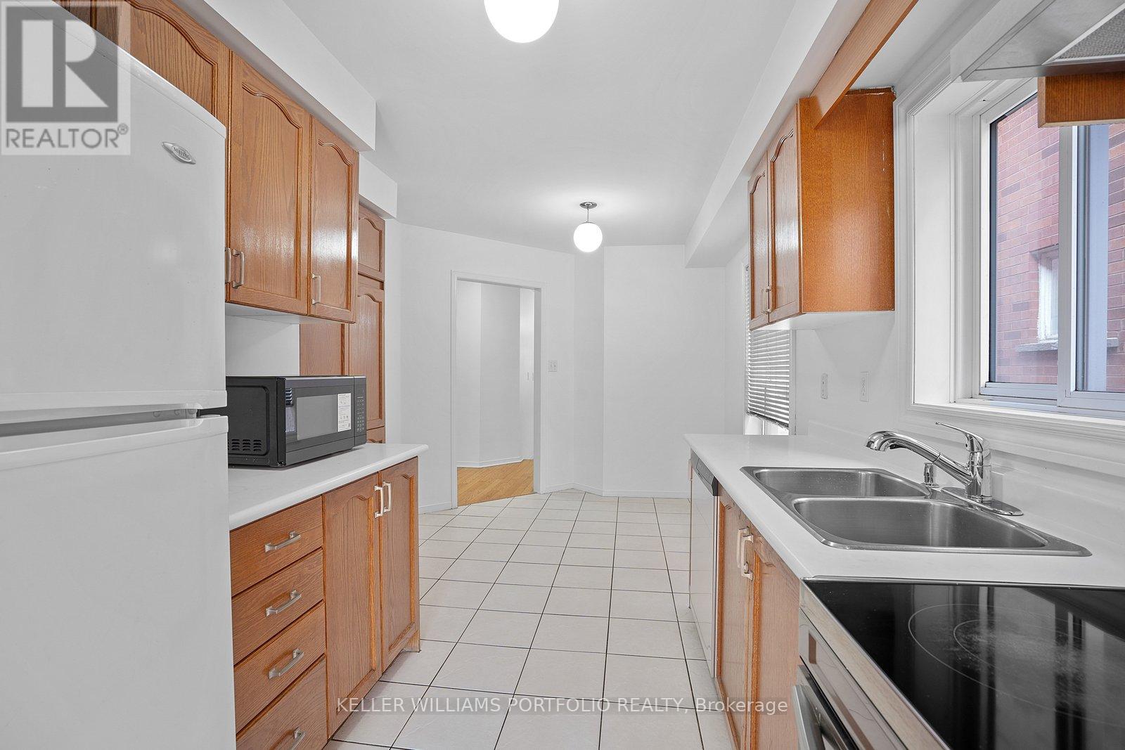 605 Skinner Avenue, Newmarket, Ontario  L3X 2A9 - Photo 12 - N12896008