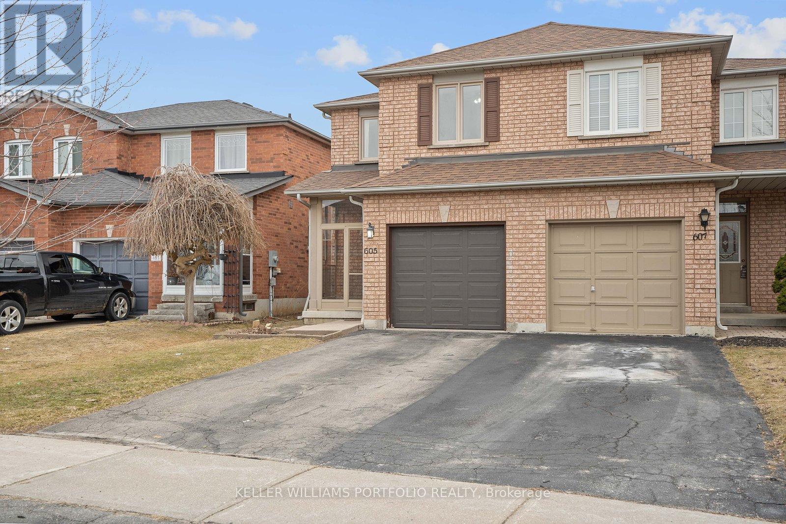 605 Skinner Avenue, Newmarket, Ontario  L3X 2A9 - Photo 2 - N12896008