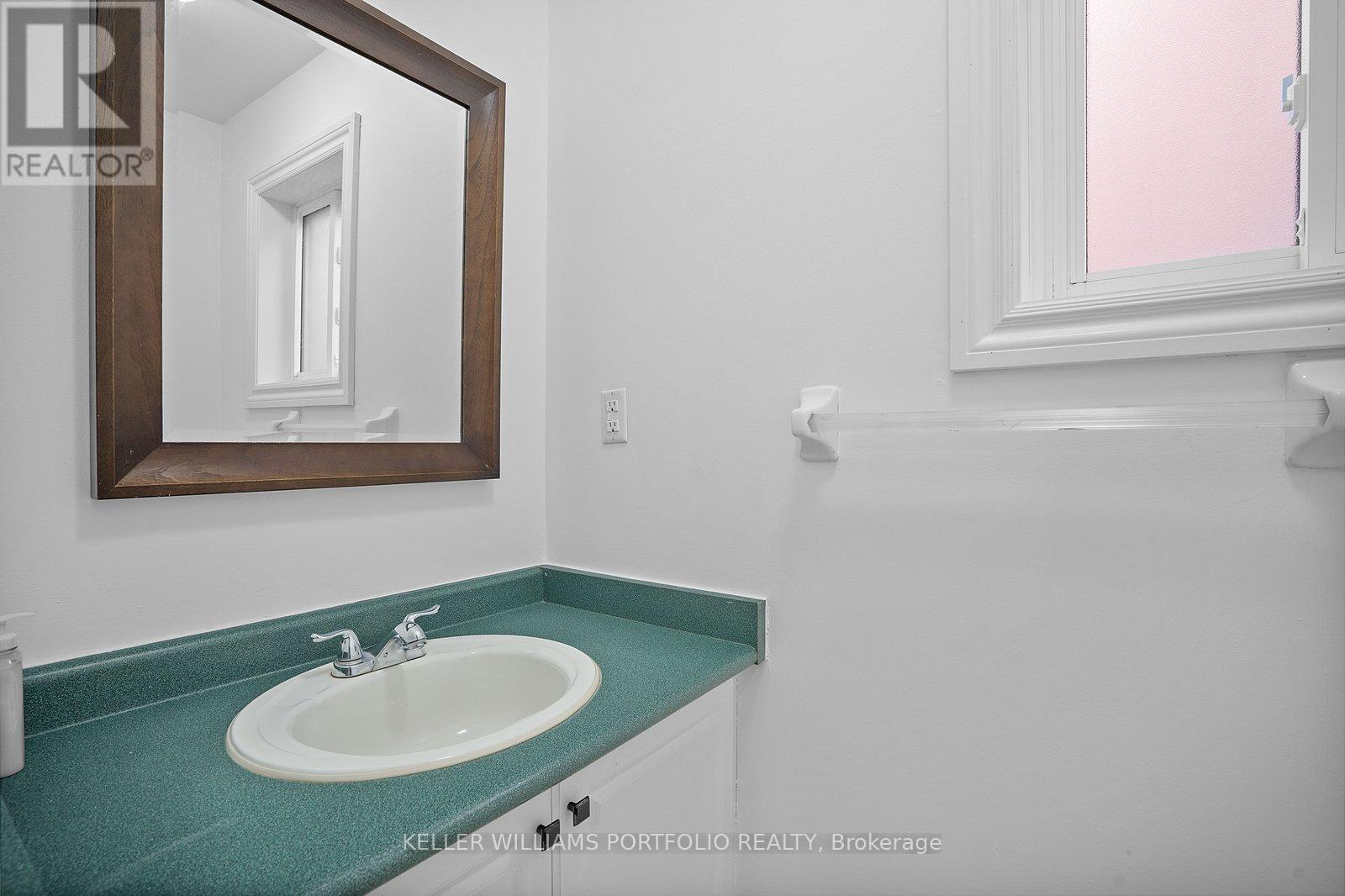 605 Skinner Avenue, Newmarket, Ontario  L3X 2A9 - Photo 21 - N12896008