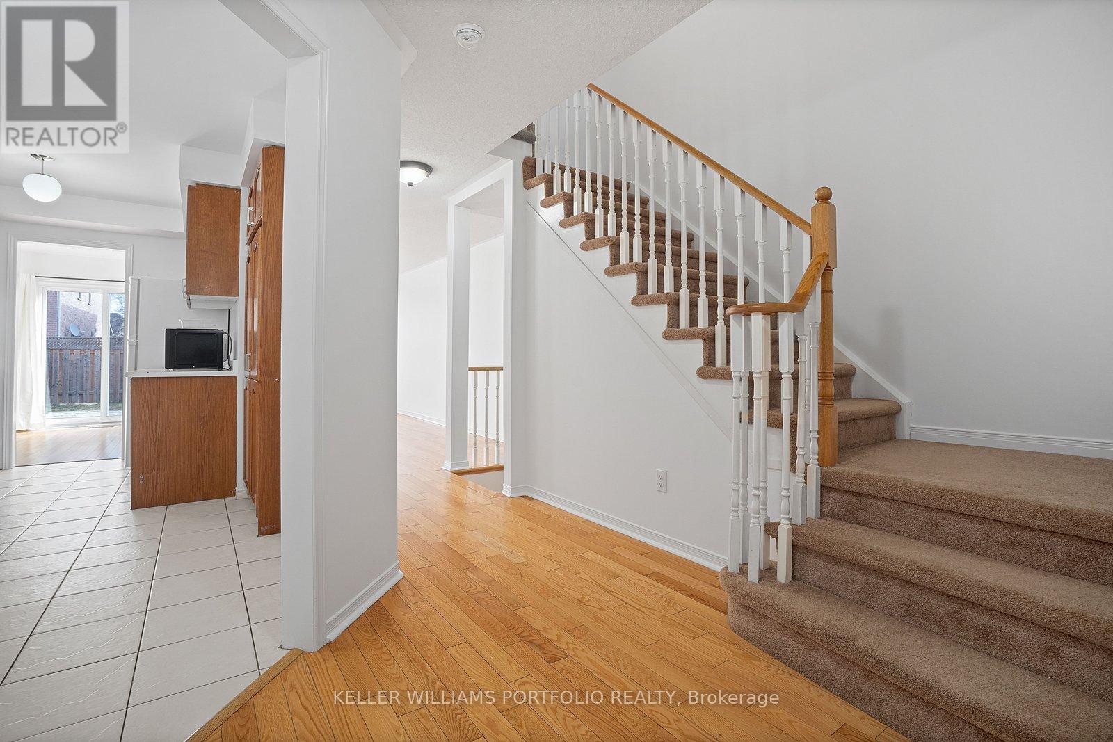 605 Skinner Avenue, Newmarket, Ontario  L3X 2A9 - Photo 7 - N12896008