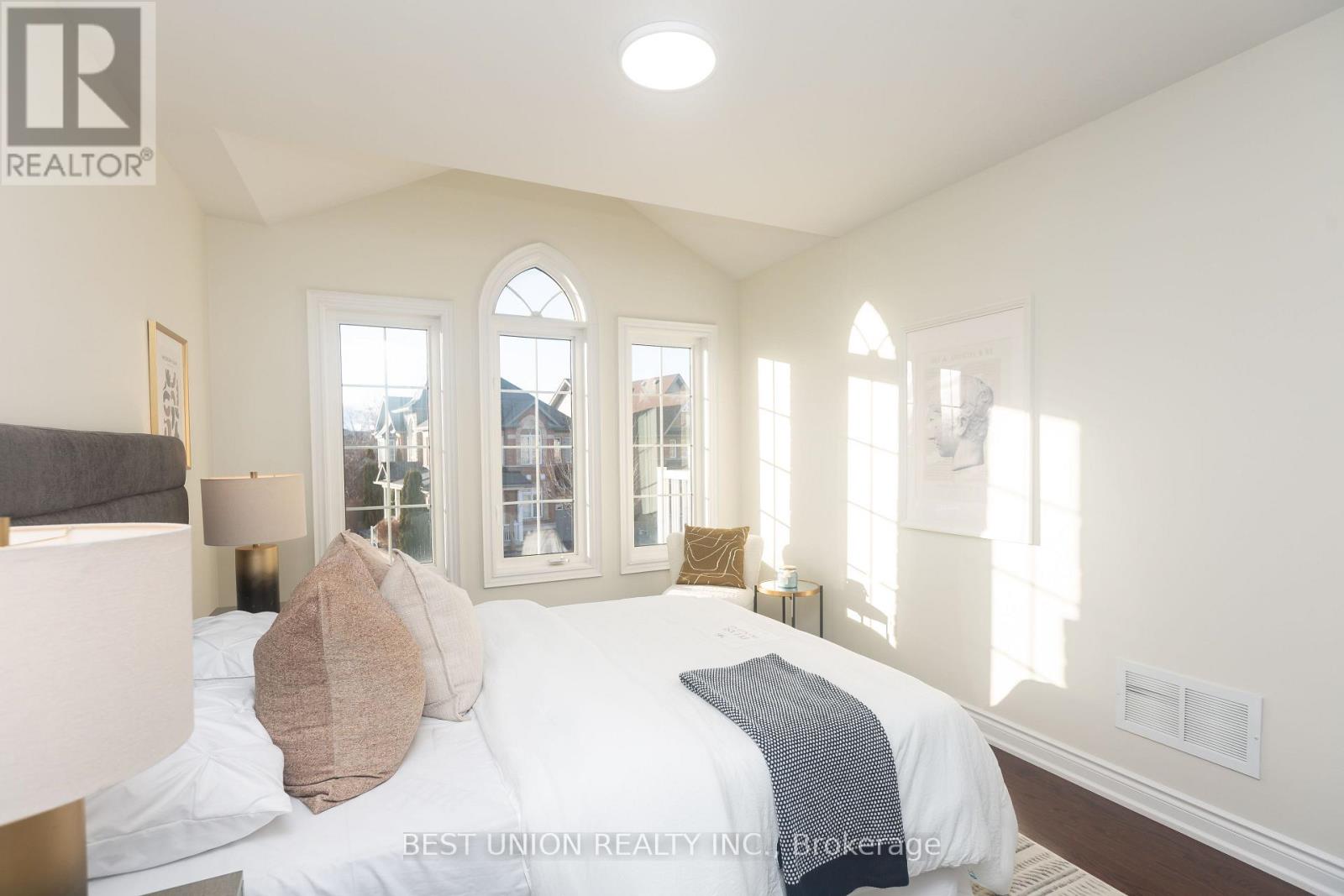 31 Bernbridge Road E, Markham, Ontario  L6B 0S3 - Photo 25 - N12896016