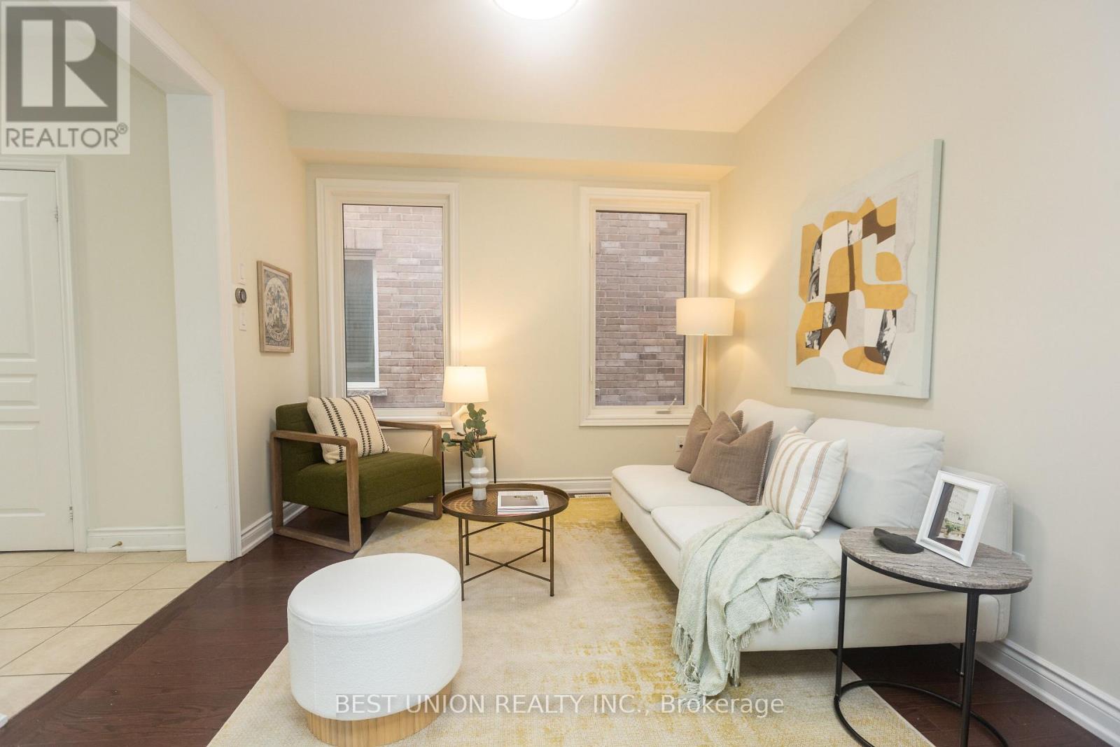 31 Bernbridge Road E, Markham, Ontario  L6B 0S3 - Photo 5 - N12896016