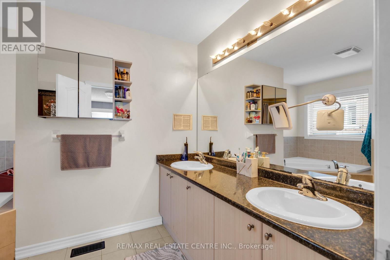 713 Halbert Drive, Shelburne, Ontario  L0N 1S2 - Photo 24 - X12895476