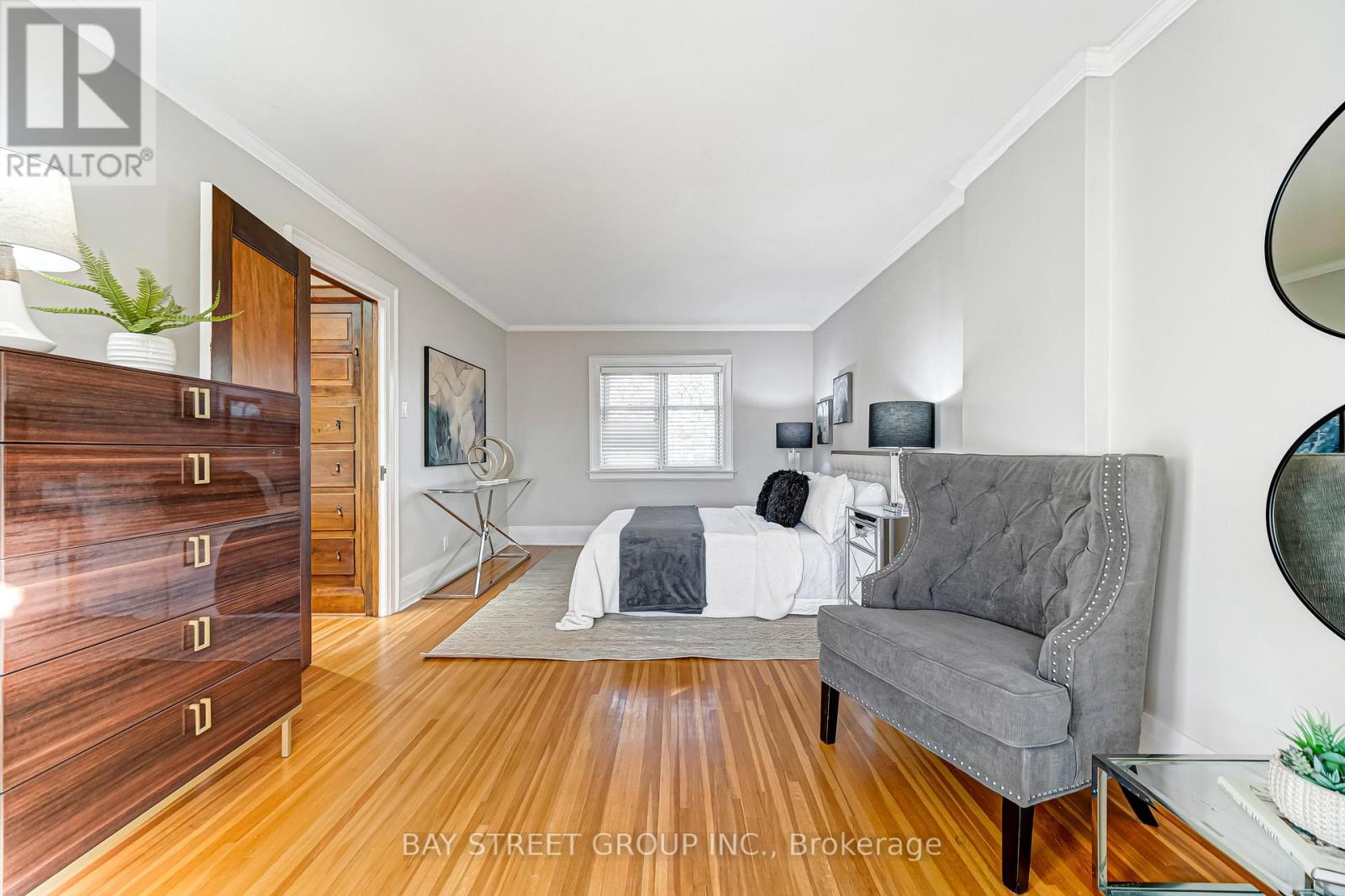 136 Humbercrest Boulevard, Toronto, Ontario  M6S 4L3 - Photo 23 - W12895918