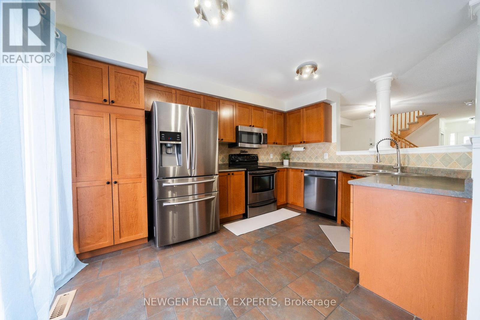 648 Edwards Avenue, Milton, Ontario  L9T 6B2 - Photo 17 - W12895926