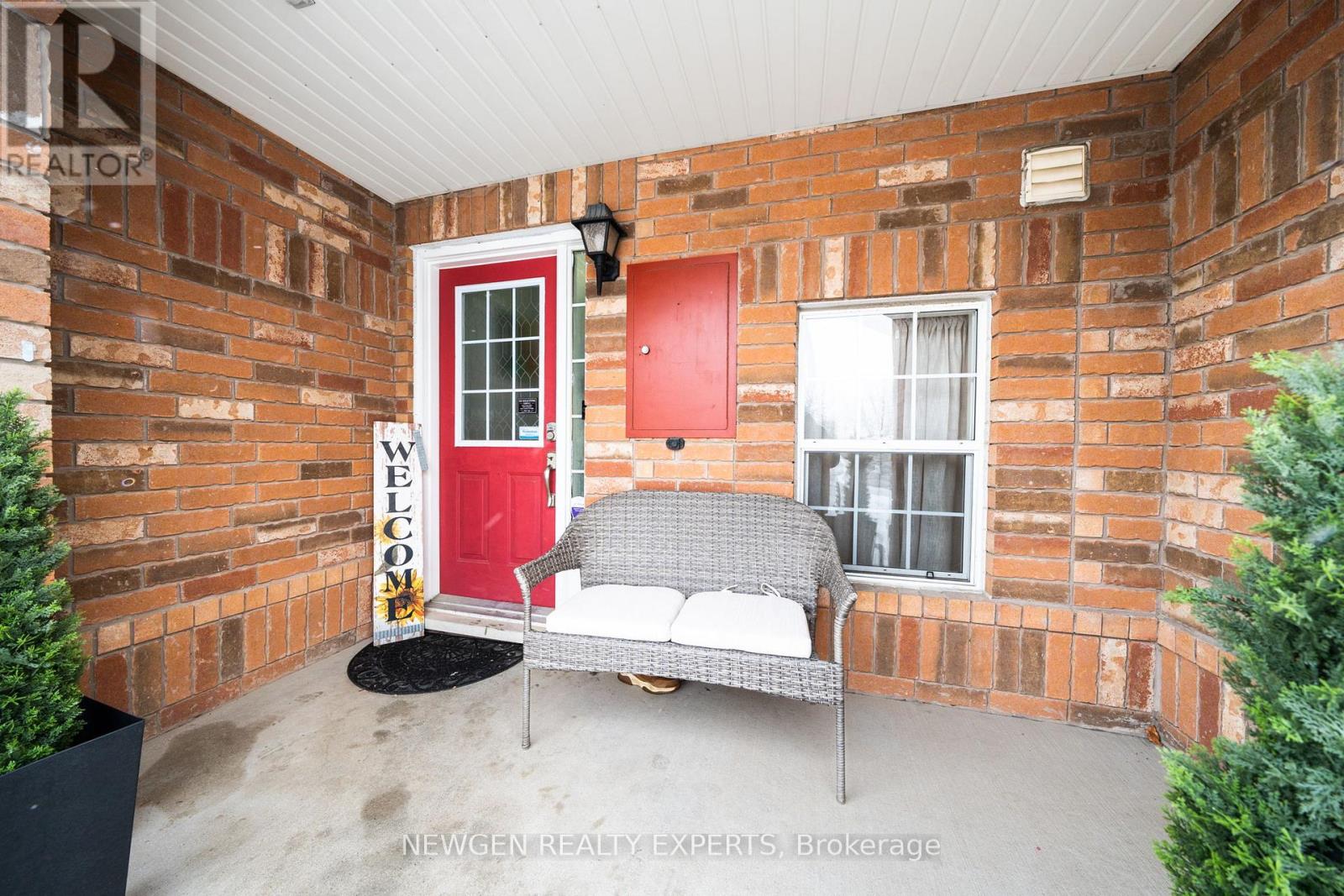 648 Edwards Avenue, Milton, Ontario  L9T 6B2 - Photo 3 - W12895926