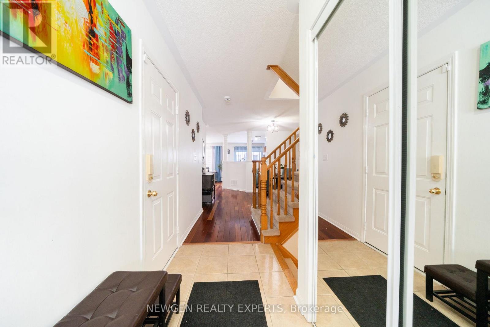 648 Edwards Avenue, Milton, Ontario  L9T 6B2 - Photo 4 - W12895926