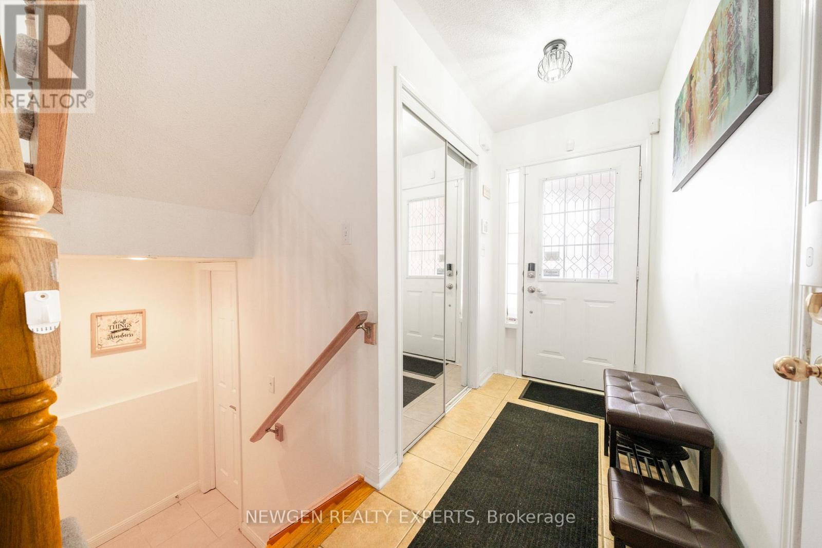 648 Edwards Avenue, Milton, Ontario  L9T 6B2 - Photo 5 - W12895926