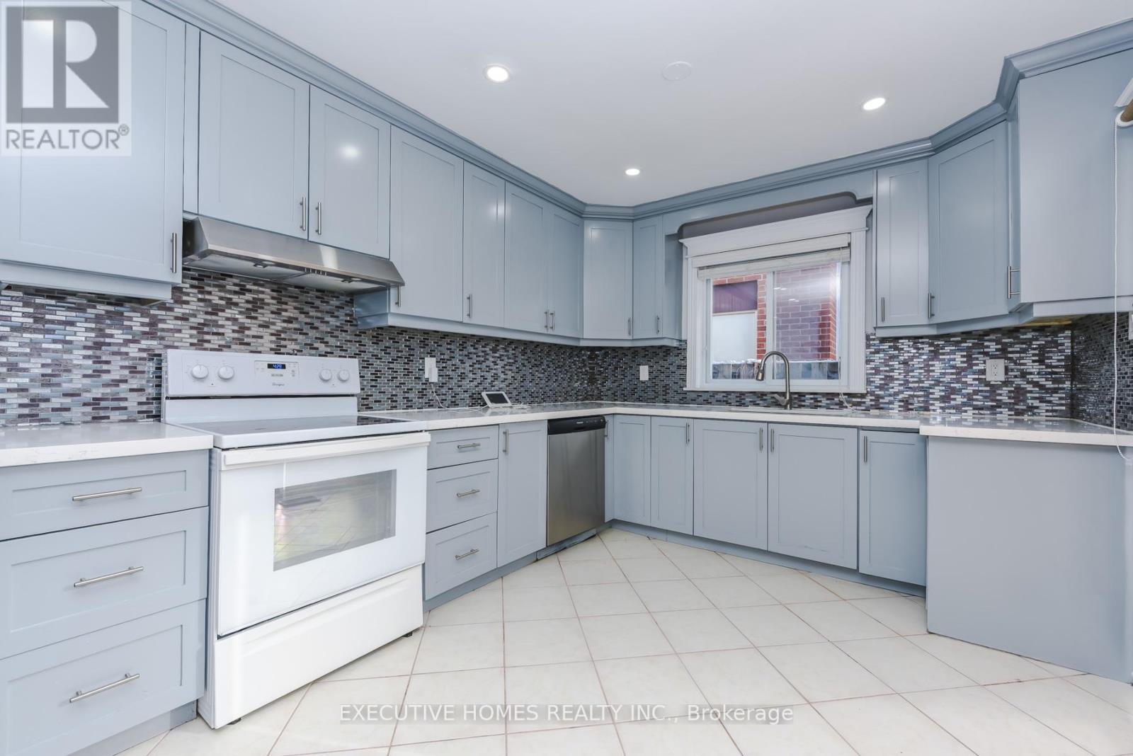 77 Blackthorn Lane, Brampton, Ontario  L6V 3L1 - Photo 18 - W12895942