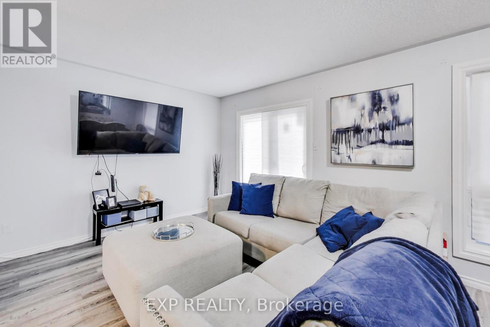 83 Wickstead Court, Brampton (Sandringham-Wellington), Ontario  L6R 1N8 - Photo 3 - W12895974